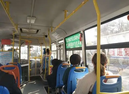 复产复工后的陕州公交车内环境变了样