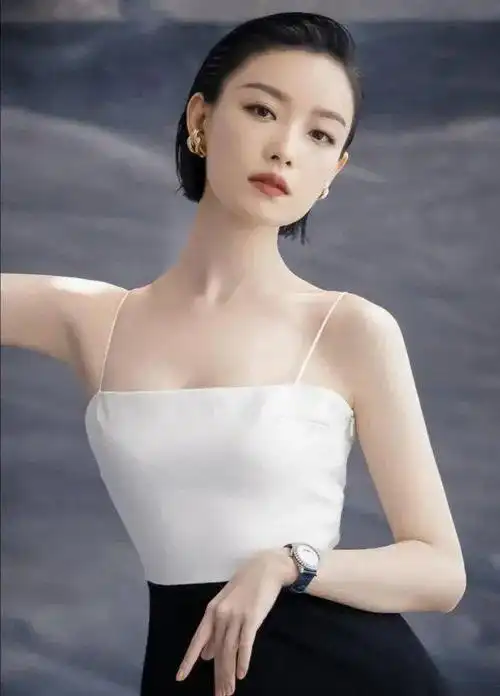 36岁的倪妮是淡雅的美,瘦而不柴的美!