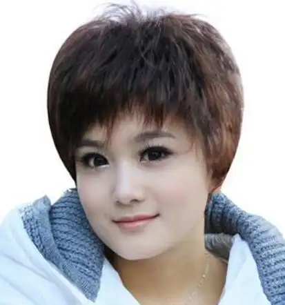 女生中长碎发发型图片 蓬松味道尽显潮流