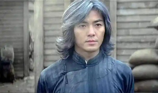 原创郑伊健曾比四大天王还红为何如今落魄成十八线陈小春说出实情