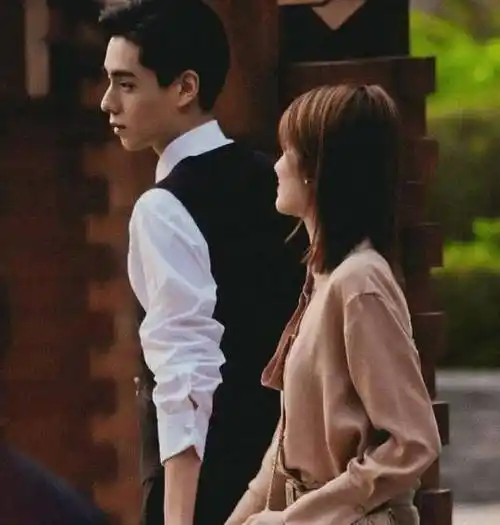 胡一天身高1米88,当他和乔欣站在一起时,才知道什么是绝配!