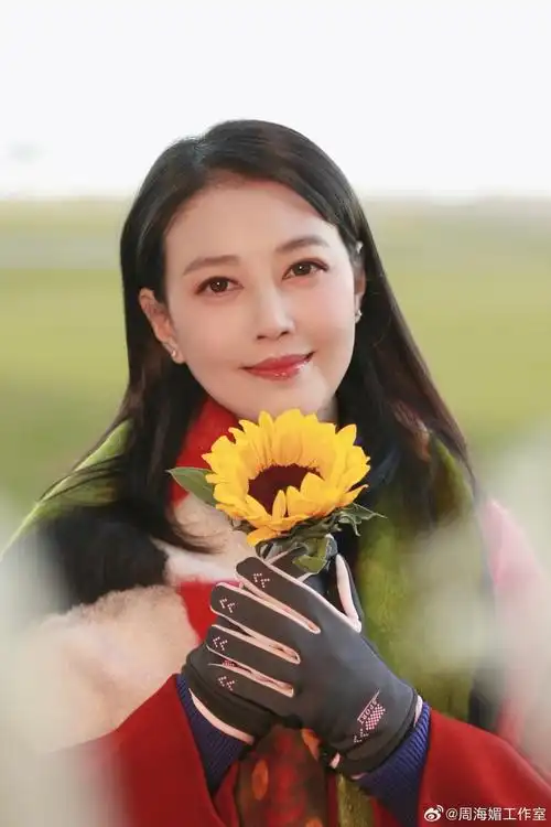 知名演员周海媚因病医治无效已于昨日去世,享年57岁_腾讯新闻