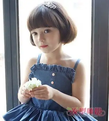 儿童蘑菇头怎么剪 11岁女童的蘑菇头发型