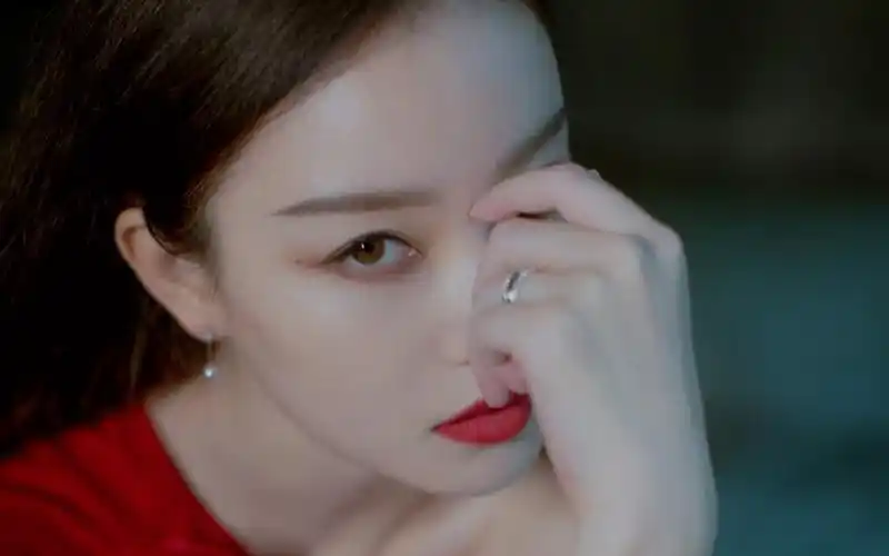 倪妮冷艳迷人写真桌面壁纸