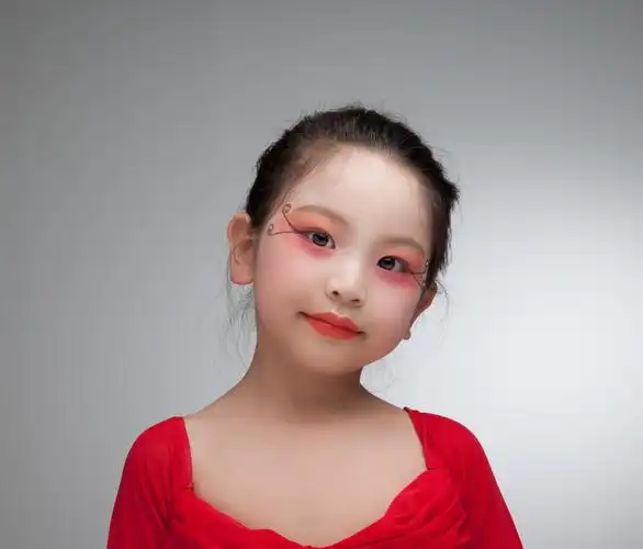 叶一茜直播种草儿童化妆品,百万人围观_彩妆