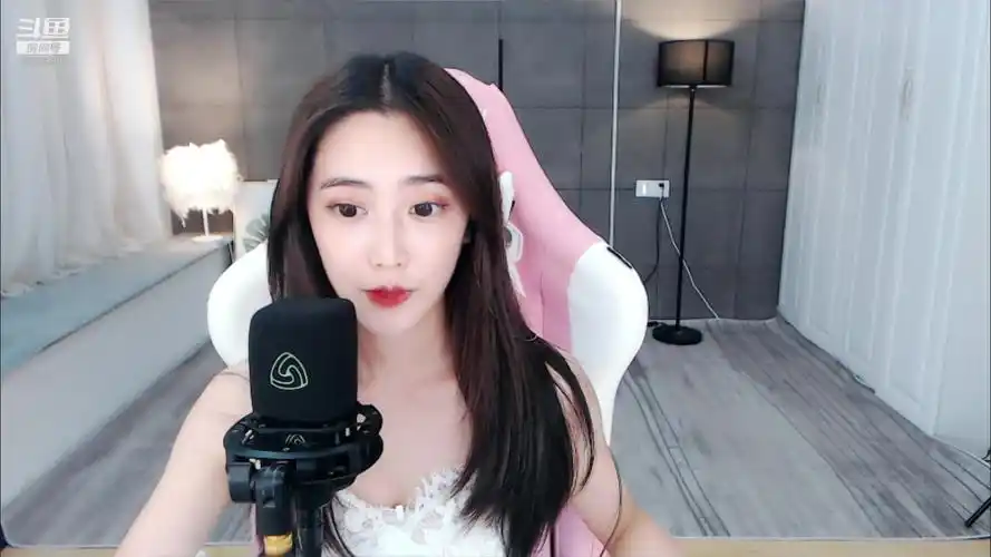 淼淼喵酱呀斗鱼性感舞蹈区美女主播美腿7.4直播录像