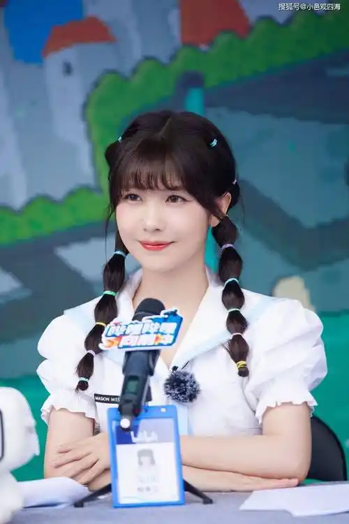 赖美云双马尾超短裙青春活力写真