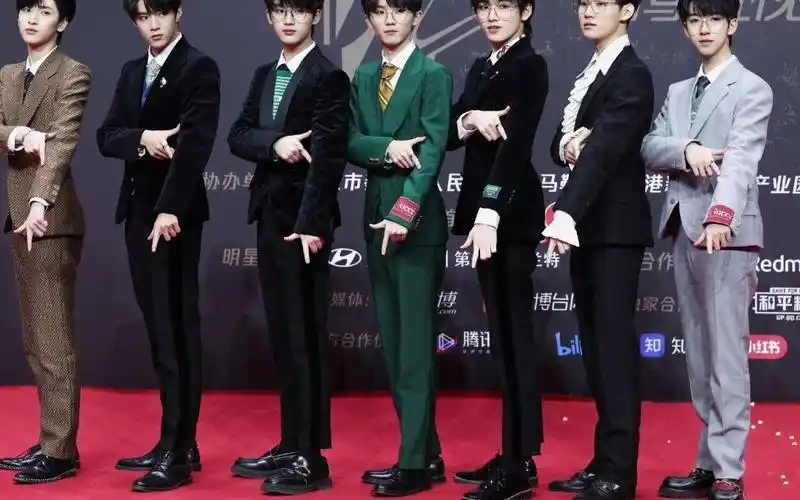 【时代少年团】西装杀 眼镜杀齐上