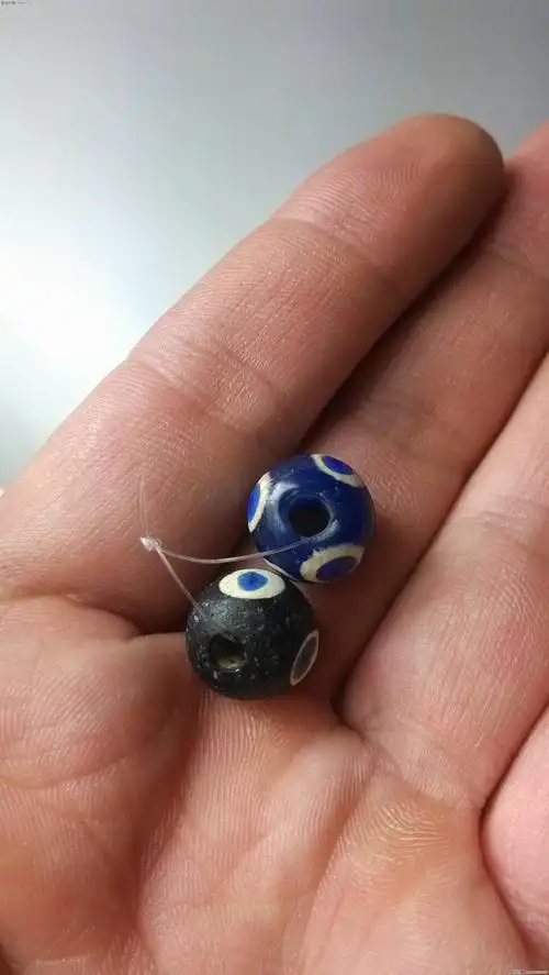 漂亮的战国蜻蜓眼一对