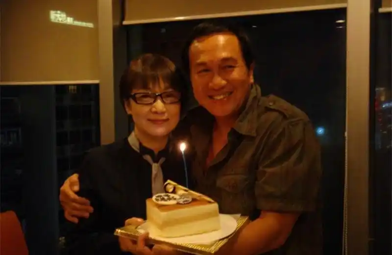 最敬业影视配角郭峰六十六岁送走亡妻泪纵横