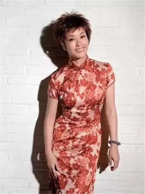 20岁出道,47岁被关,出狱后以58岁高龄风光嫁入豪门