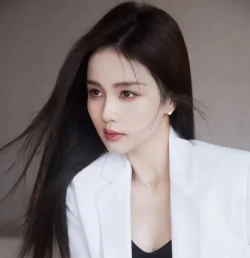 白鹿言论风波发酵!发声明警告网友翻车,明星为何不能好好道歉?