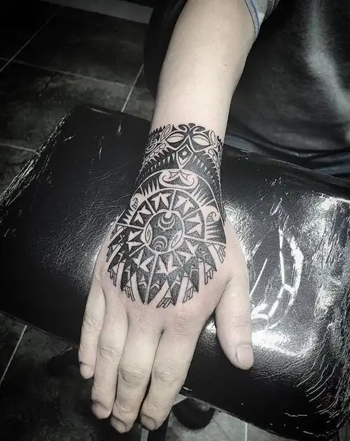 手背图腾纹身图片_手部纹身图案