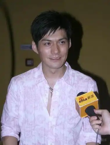 严宽捧场《变形金刚》 点评暴力美学加国际关系