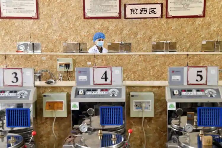 山东文登共享中药房让群众享受便捷优质中医药服务