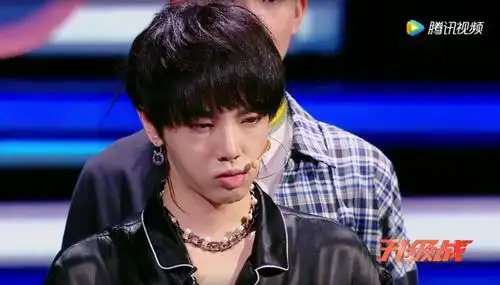 你们见过华晨宇哭得最伤心时候吗没想到他会因为这个人控制不住