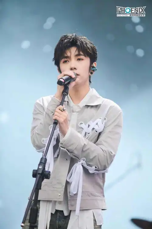 图集|汪苏泷|2020青岛凤凰音乐节激情开唱