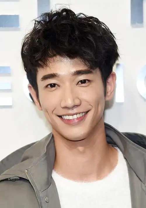 刘以豪这是什么神仙颜值这个霸道总裁太会撩网友我可以