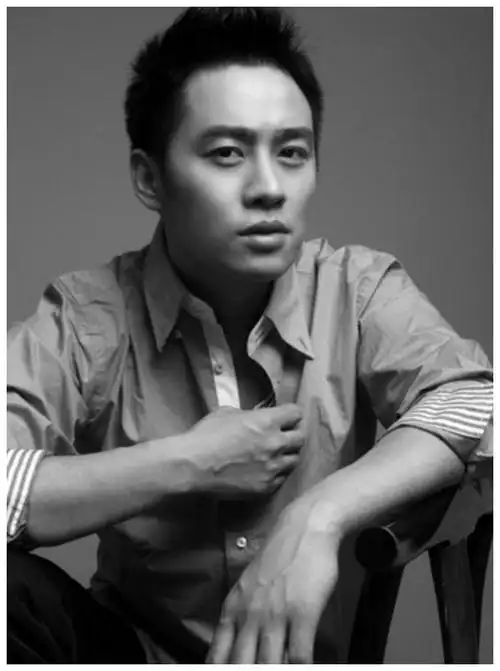 出道18年不火的他,是宁静前男友,在《隐秘而伟大》饰演王处长