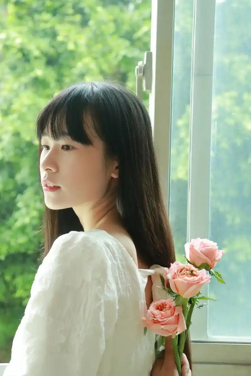 室内人像摄影(2)拍摄地点在4教楼梯,学妹带了打光灯,照片偏 - 抖音