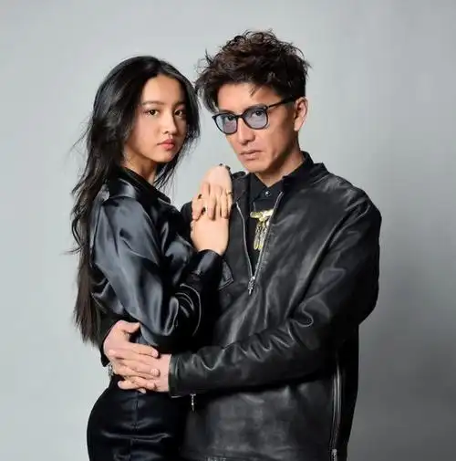 木村拓哉罕晒日常生活照,妻子工藤静香被宠成小公主,太恩爱了吧|结婚