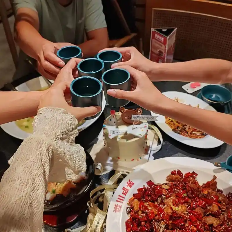 金子阳金子俊生日咯～由我来带领他们吃饭饭碰碰杯哈哈 - 抖音