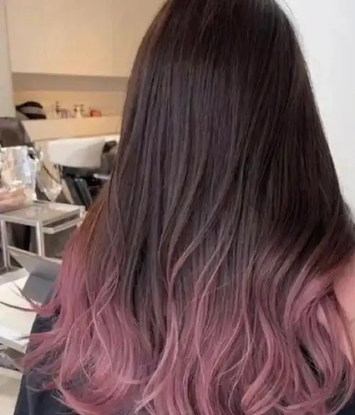 昨晚染发膏到了,兴匆匆的一顿操作结果给自己搞成了金毛狮王看的我