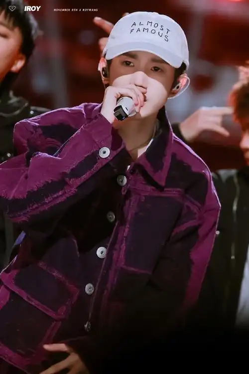 王源官宣加盟江苏卫视跨年##王俊凯王源 江苏跨年