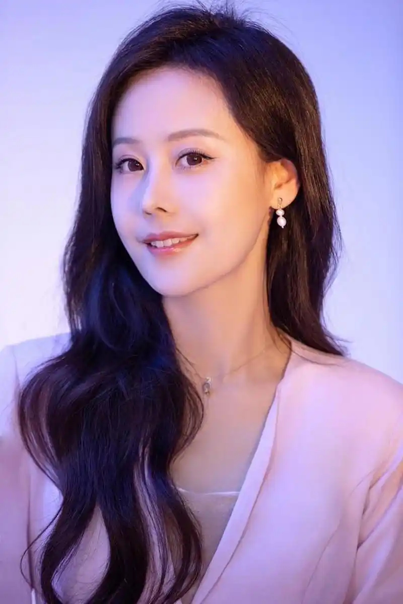 叶晞月,1994年出生于北京市,中国内地影视女演员,毕业于英国伦敦大学