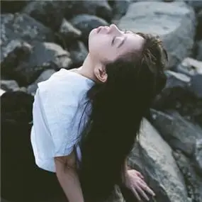 高清好看的淡淡伤感唯美意境女生头像图片