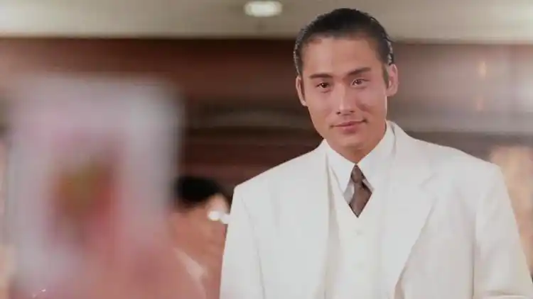 梁家辉难得正经一次,简直不要太帅,美女直接被迷住!