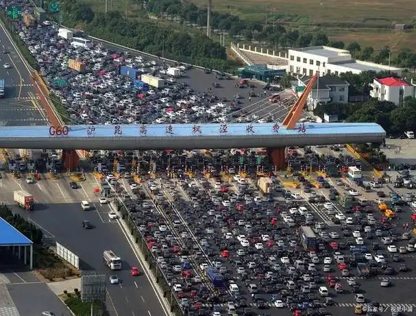 5月3日,假期迎来返程高峰,各交通运输部门已经提前准备,全力保障旅客