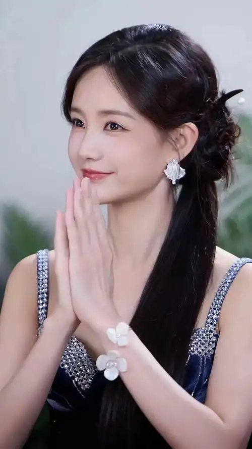 没人看过半妖倾城吗?