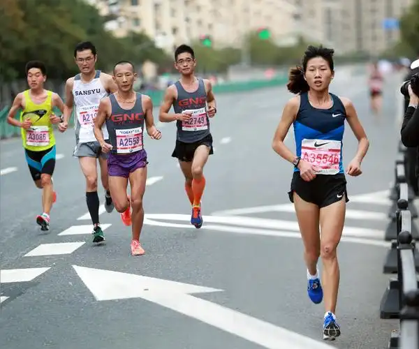上海国际马拉松赛领跑者