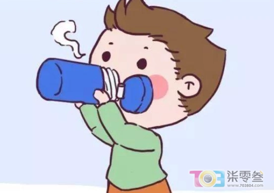 5岁男童喝水都噎着只因食道和胃之间的门失灵