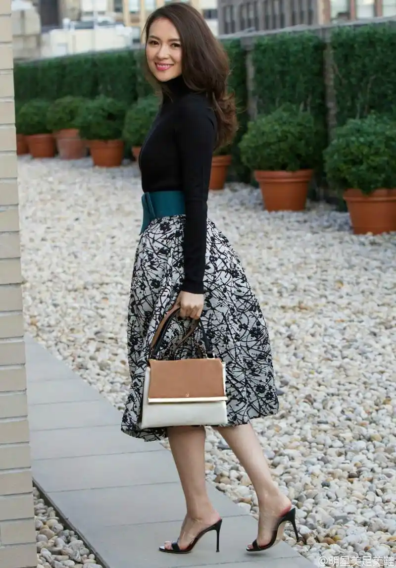 章子怡 高跟秀[鲜花]