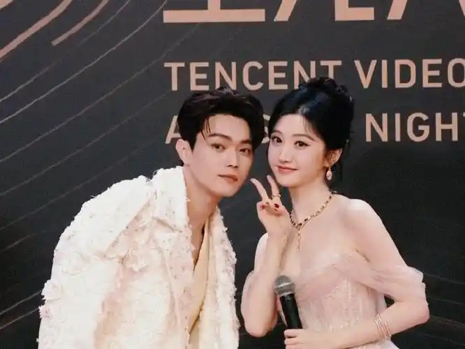 许凯景甜好甜##星光大赏红毯##腾讯视频星光大赏