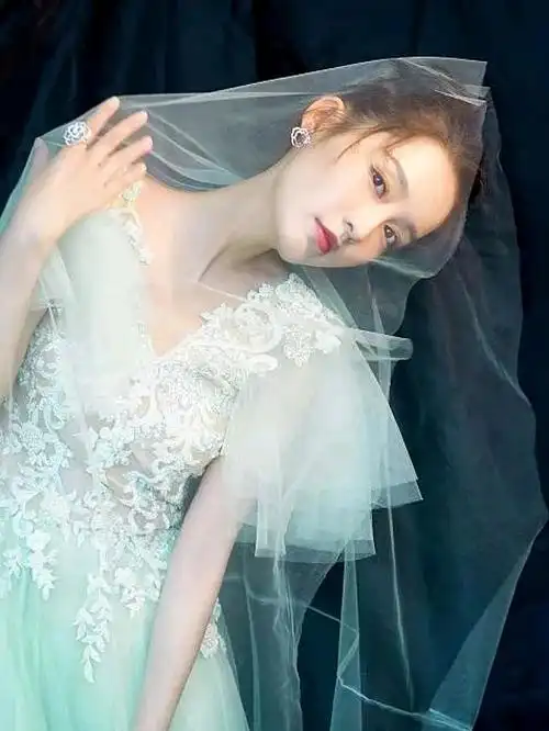 李沁堪称古装专业户9191天生丽质也有小烦恼?
