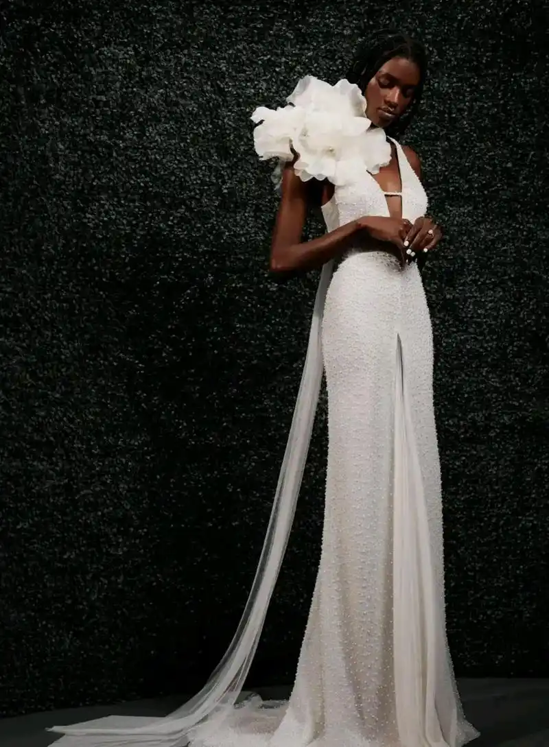 71岁华裔设计师王薇薇最新婚纱作品太美!"婚纱女王"实至名归!