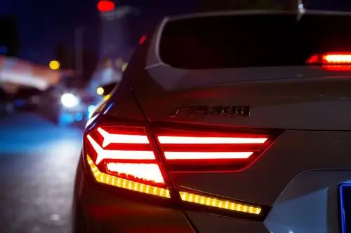 厂家直销 适用于本田十代雅阁尾灯总成改装全led流光转向刹车尾灯