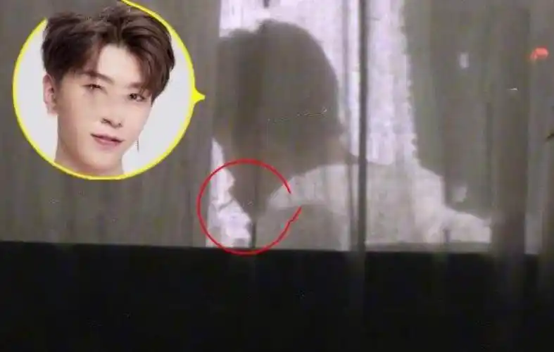 范丞丞在室内抽烟动作娴熟,不要正能量人设了?__凤凰网