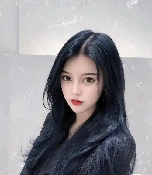 推荐一款#蓝黑色发色   #雾霾蓝  #晋江染发蓝黑色头发适合什么肤色?