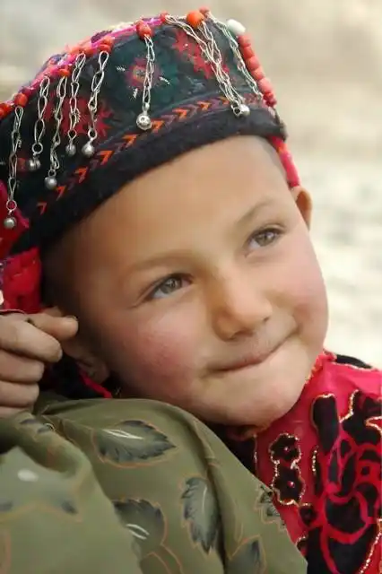 中国塔吉克族人纯正欧罗巴人种中国唯一的白人