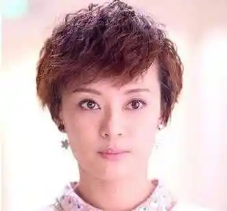 女生烟花烫短发烫发图片能让女生变洋气烟花烫造型