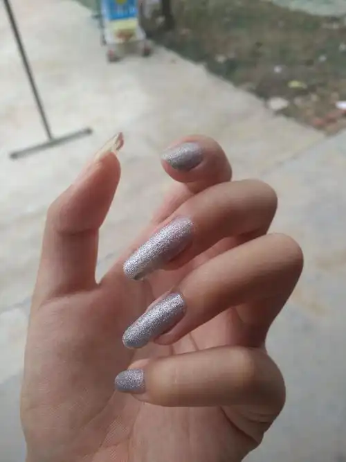 男生会讨厌指甲长的女生么