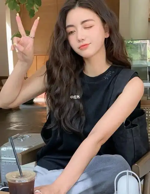 长发显发量烫发