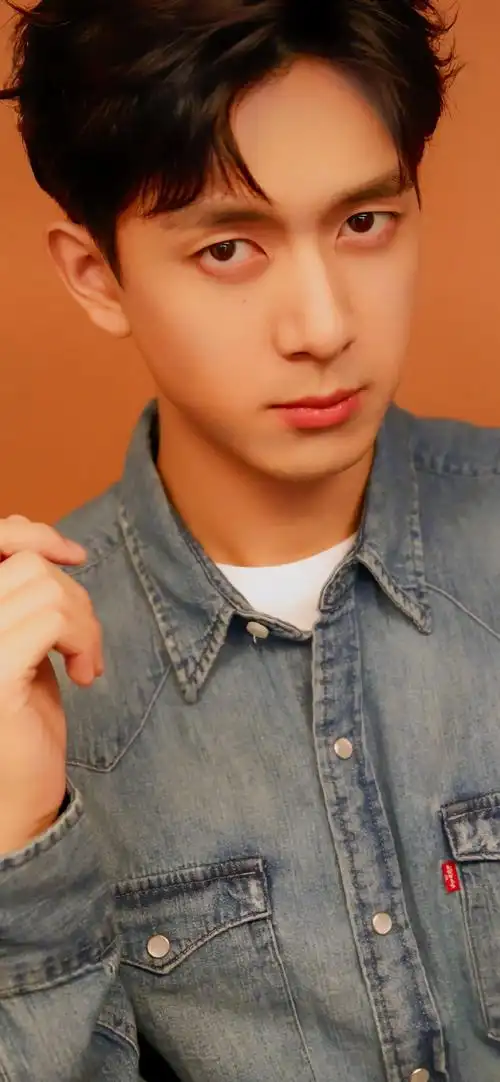 时间:2020-10-10浏览:(984)标签:李现格式:jpg热门壁纸标签王羽杉