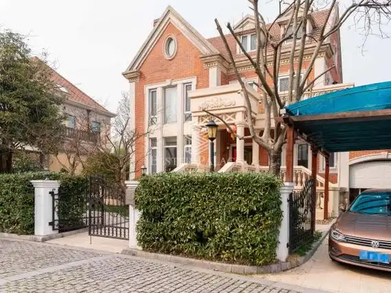 上海浦东碧云云间绿大地(别墅)英式大独栋 二次精装地暖大金空调 5房