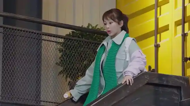 亲爱的热爱的17:佟年好可爱滑梯也太帅了,这糗样都被大家发现了-影视