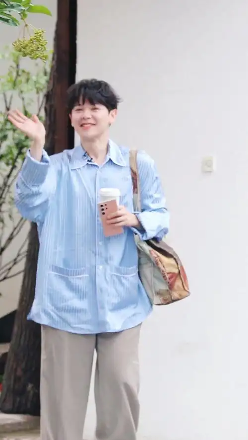 尤长靖超话05#尤长靖 披荆斩棘的哥哥#    可爱的短脸猫猫  心软软